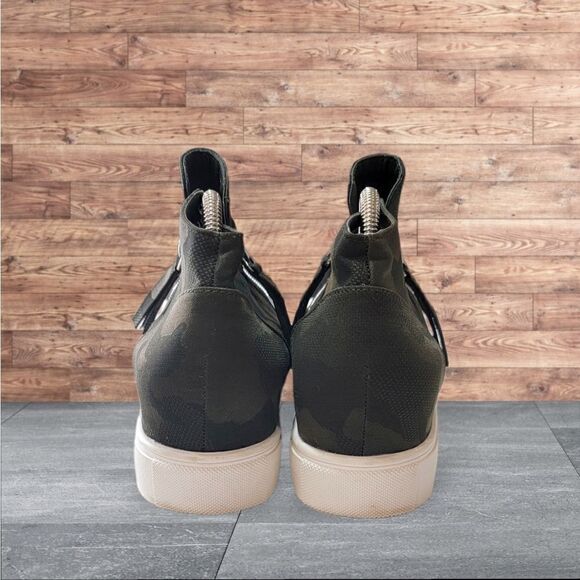 Steve Madden Womens Sneakers Shoes Camouflage Zipper High Top 8M - Picture 4 of 6